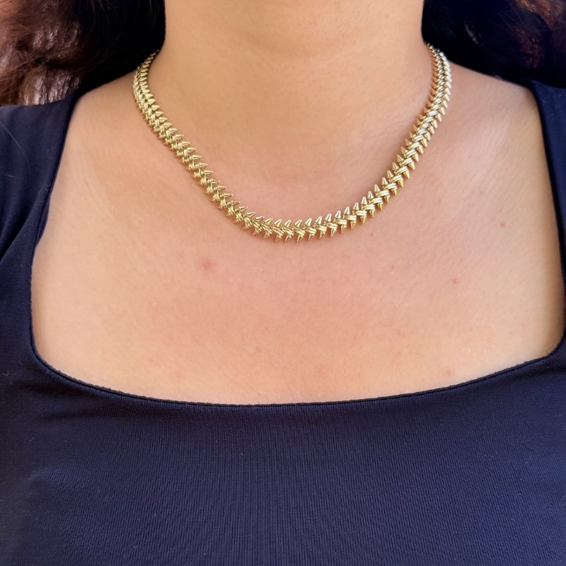 Altın Parıltılı Üçgen Detaylı Kolyem  resmi