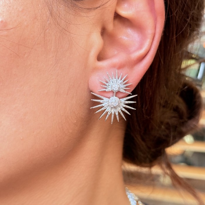 Gümüş Güneş Işığı Küpe resmi