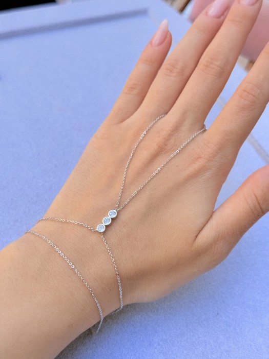 Üç Taşlı Gümüş renk Şahmeran resmi