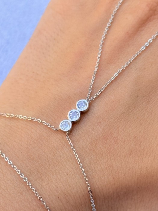 Üç Taşlı Gümüş renk Şahmeran resmi