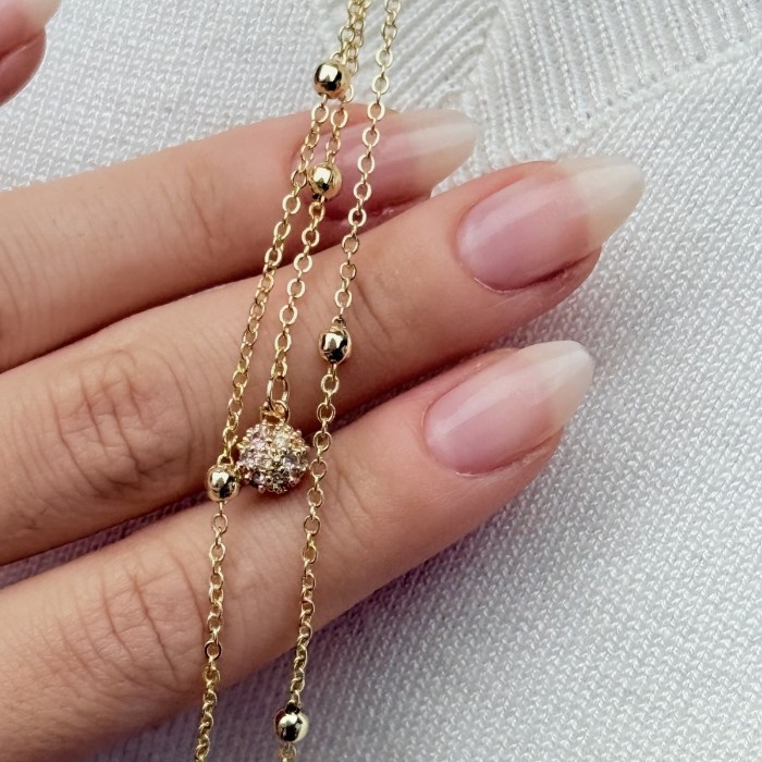 Çok Katlı Top Sallantılı Kolye resmi