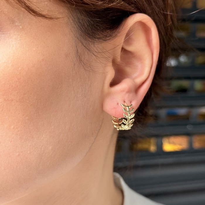 Yaprak Figürlü Altın Küpe resmi