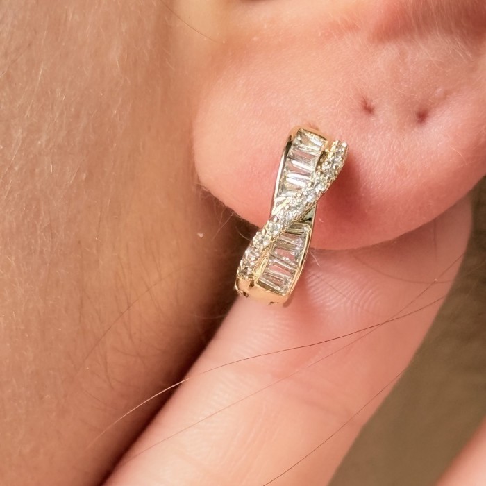 Baget Taşlı Sarmal Küpe resmi