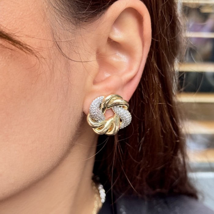 Bükümlü Işıltı Küpe resmi