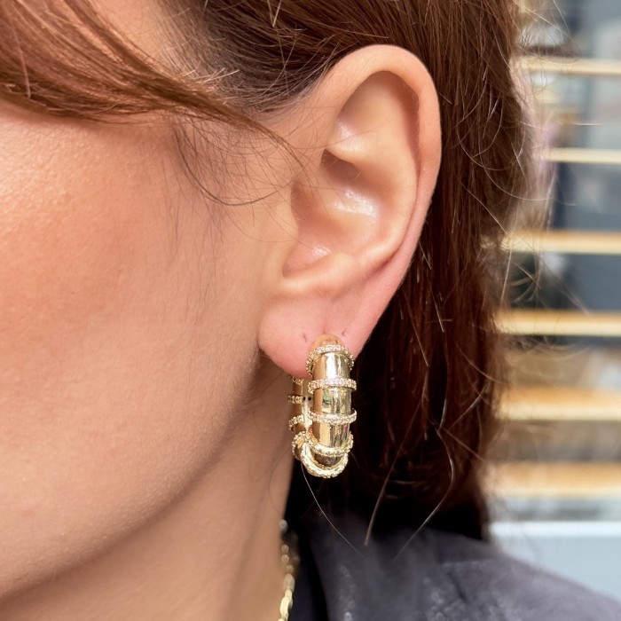 Zincir Formlu  altın taşlı Altın Küpe resmi