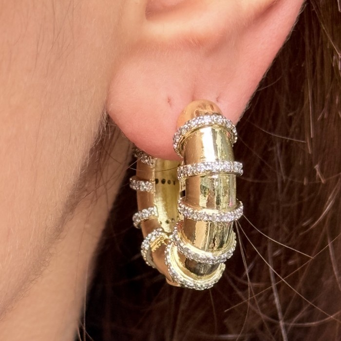 Zincir Formlu  gümüş taşlı Altın Küpe resmi