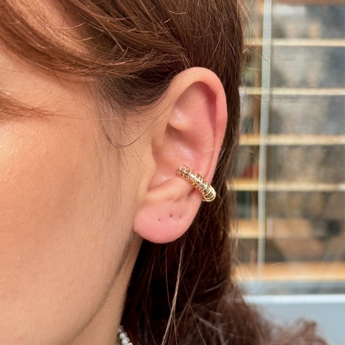 Altın Spiral Halka Kıkırdak Küpe resmi