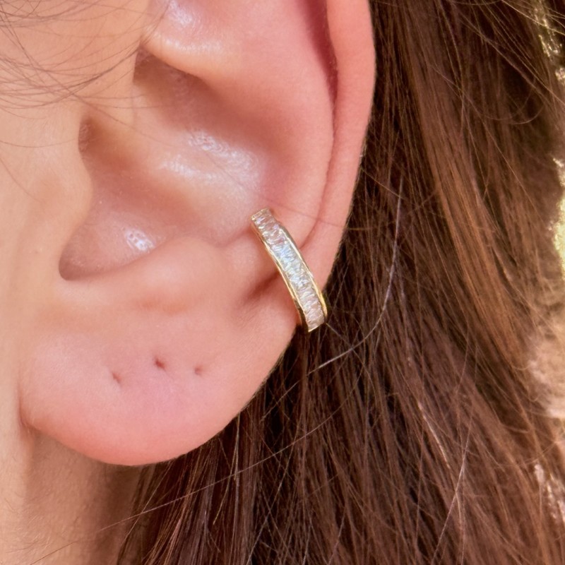 Altın Dikdörtgen Taşlı Kıkırdak Küpe resmi