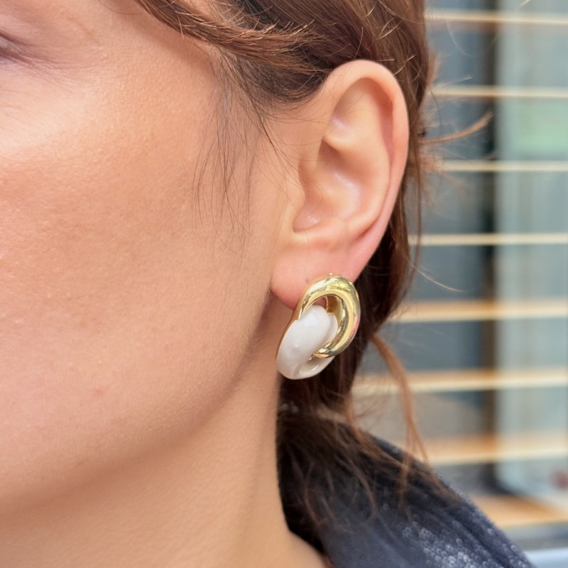 🤍 Beyaz-Gold Halkalı Küpe resmi