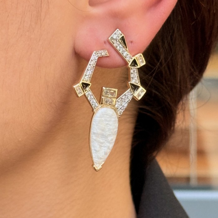 Geometrik Sedef Taşlı Statement Küpe – Gold resmi