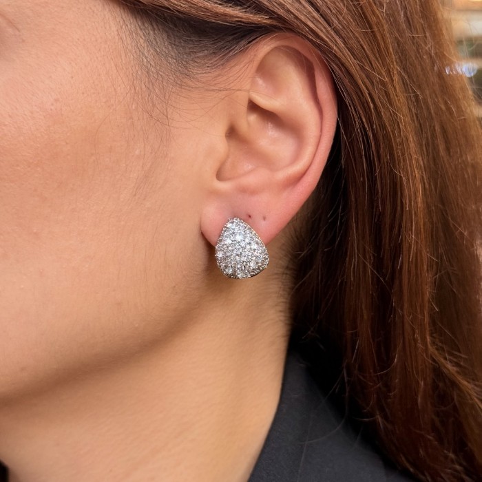 Nova Teardrop Stud resmi