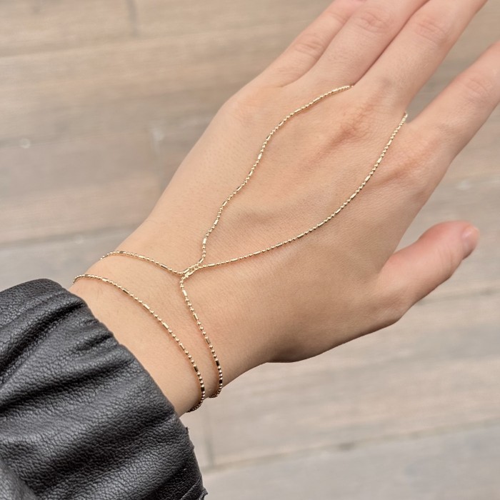 Sleek Silindir Boncuk Şahmeran resmi